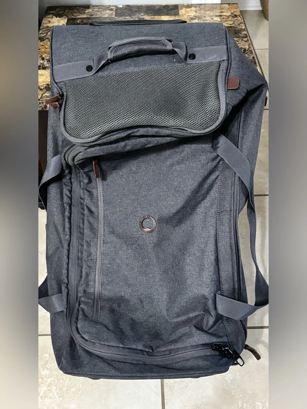 Men's Charcoal Gray Rolling Duffel Bag - Versatile Travel Carry